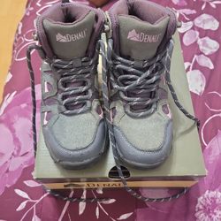 Girls Denali Hiking Boots Size 2