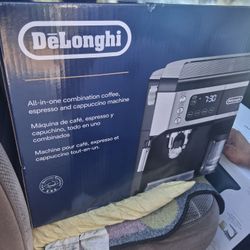 DeLonghi COFFEE MAKER