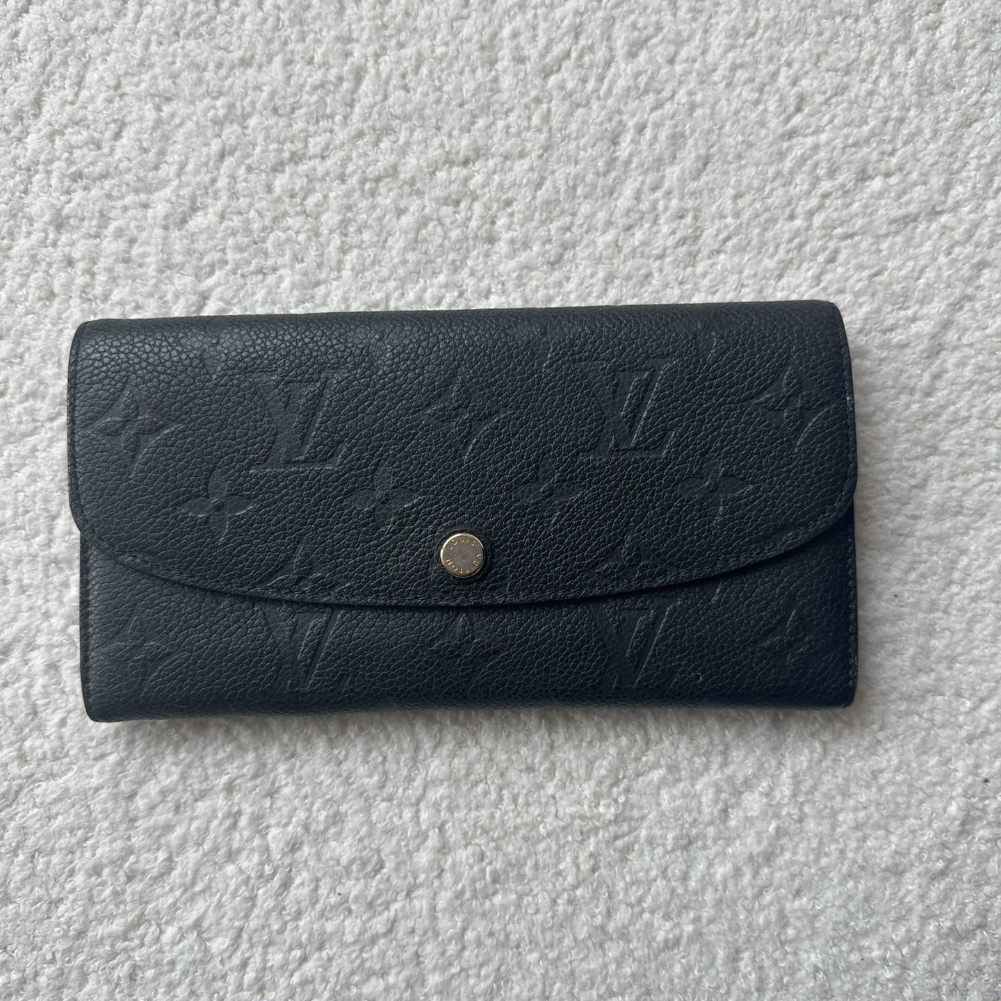 Louis Vuitton Emilie Wallet for Sale in Chicago, IL - OfferUp