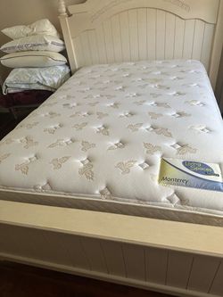 Full size mattress