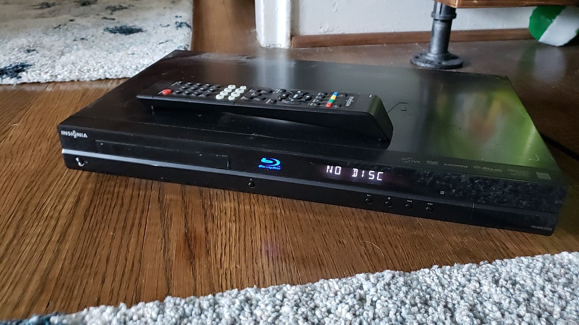 Insignia Bluray DVD player ns-brdvd3