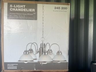 Light and chadlier