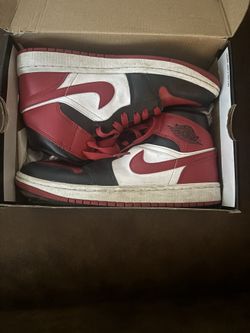 Jordan 1 Mids Size 7y