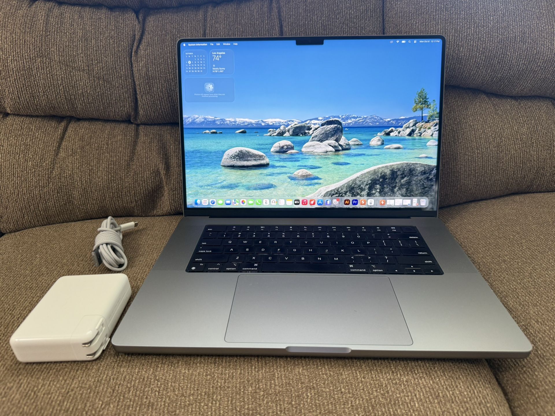 2021/2022 Apple MacBook Pro 16-Inch “M1 Max" 10 cores,32 cores GPU,64GB ram,1TB SSD,Great,fast