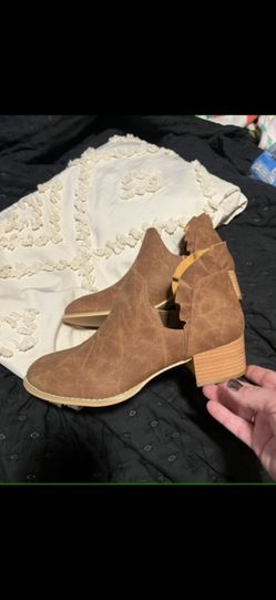 9 &1/2 Sz Boots Worn Once 