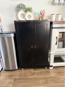 Bar cabinet/ Gabinete para bebidas