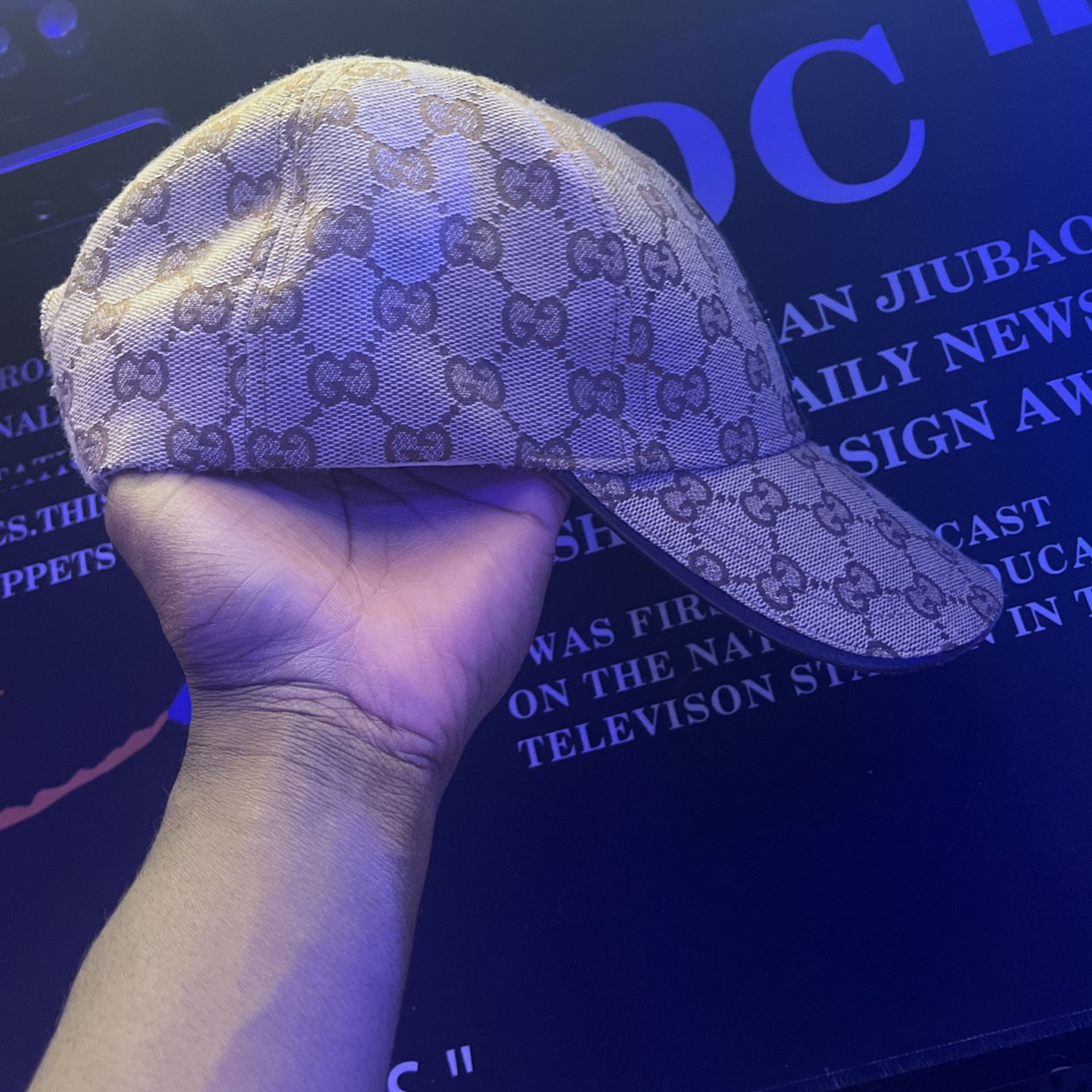 Authentic Gucci Hat for Sale in Seattle, WA - OfferUp