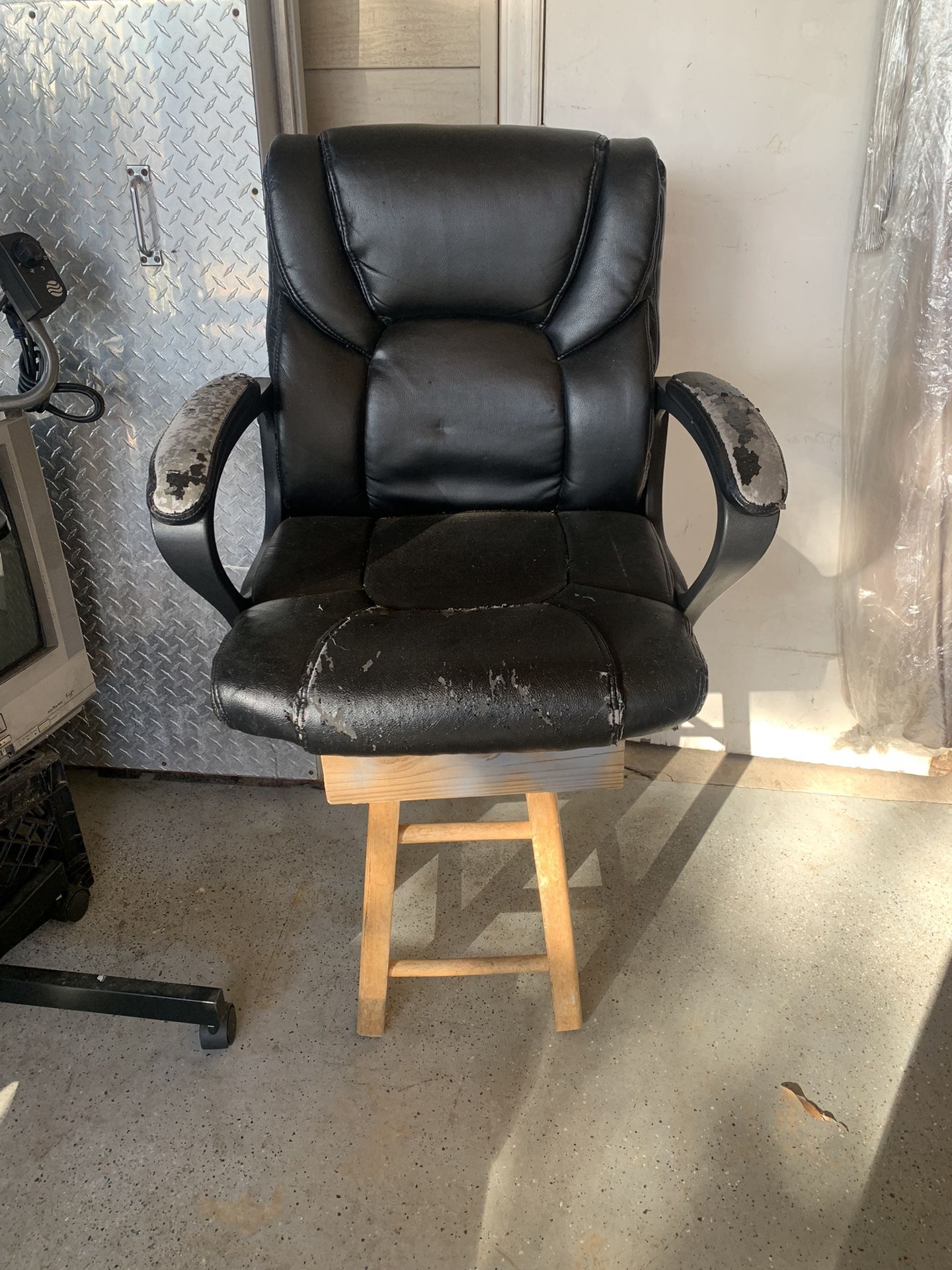 Mid High Office Chair On Stool