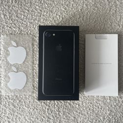 Unlocked Apple iPhone 7 Black 128 GB Very Good Condition