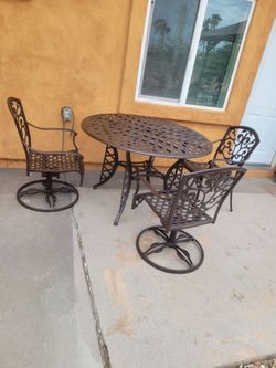 Patio Table And 3Chairs