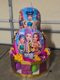 KPOP Demon Hunters Piñata