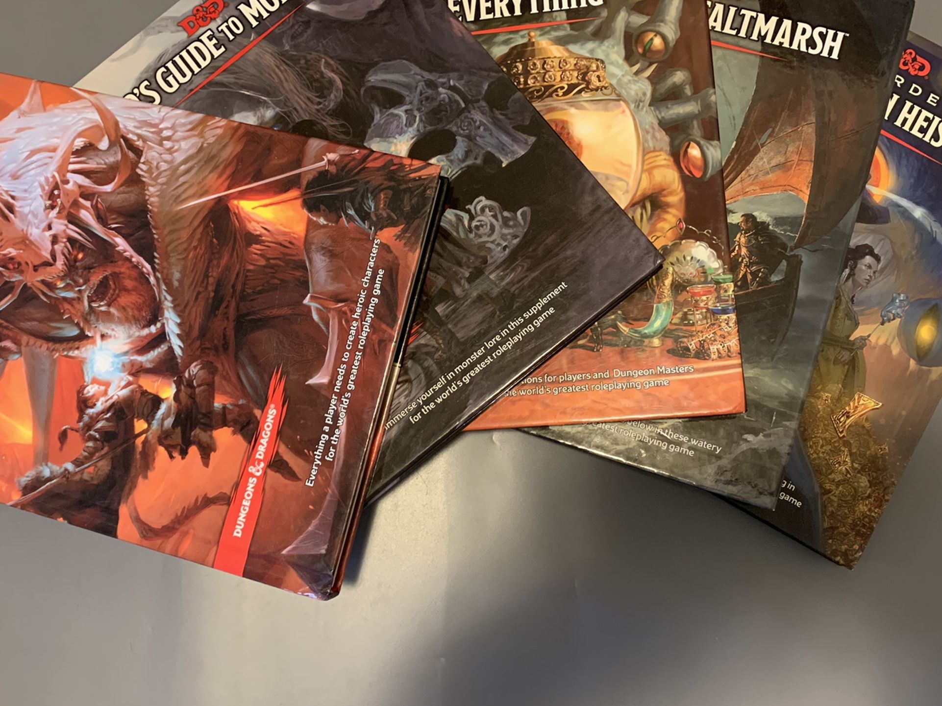 Various Dungeons & Dragons Books, 5th Edition