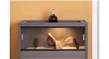 Reptile tank everything included and lamps