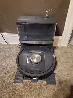 Roomba Vacuum shark