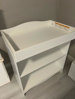 White Baby Changing Table with Pad – Great Condition –