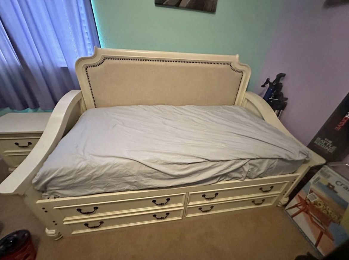 Beautiful twin ivory daybed and matching nightstand