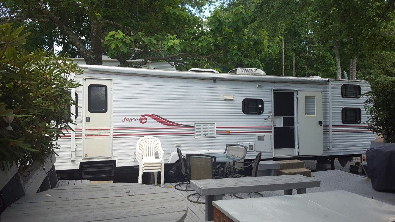 Jayco camper & lot. 2 BR 1BA. Sleeps 8 or 9.