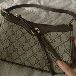 GG Shoulder Bag 