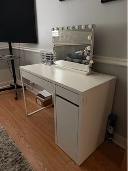 make up vanity