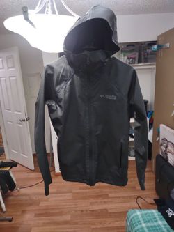 2 Woman's Colombian Jackets And A Couple Others Shoot Me A Offer!!!!.....