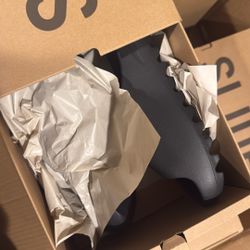 Yeezy Onyx Slides 