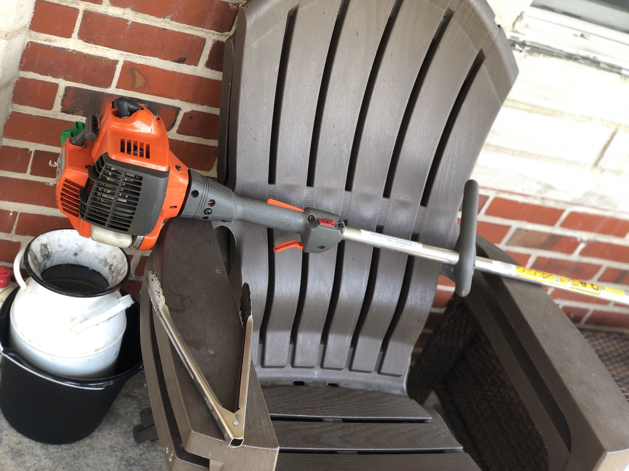 Husqvarna 223L Weed Eater for Sale in Baltimore, MD - OfferUp