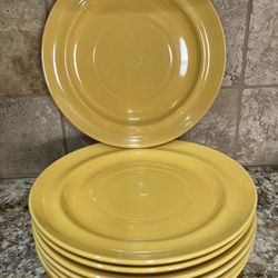 8 Yellow Plates