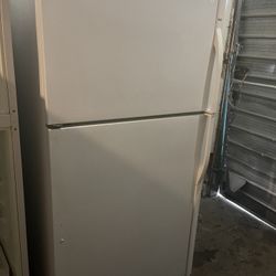 Refrigerator. Good condition we sell all the time delivery extra.