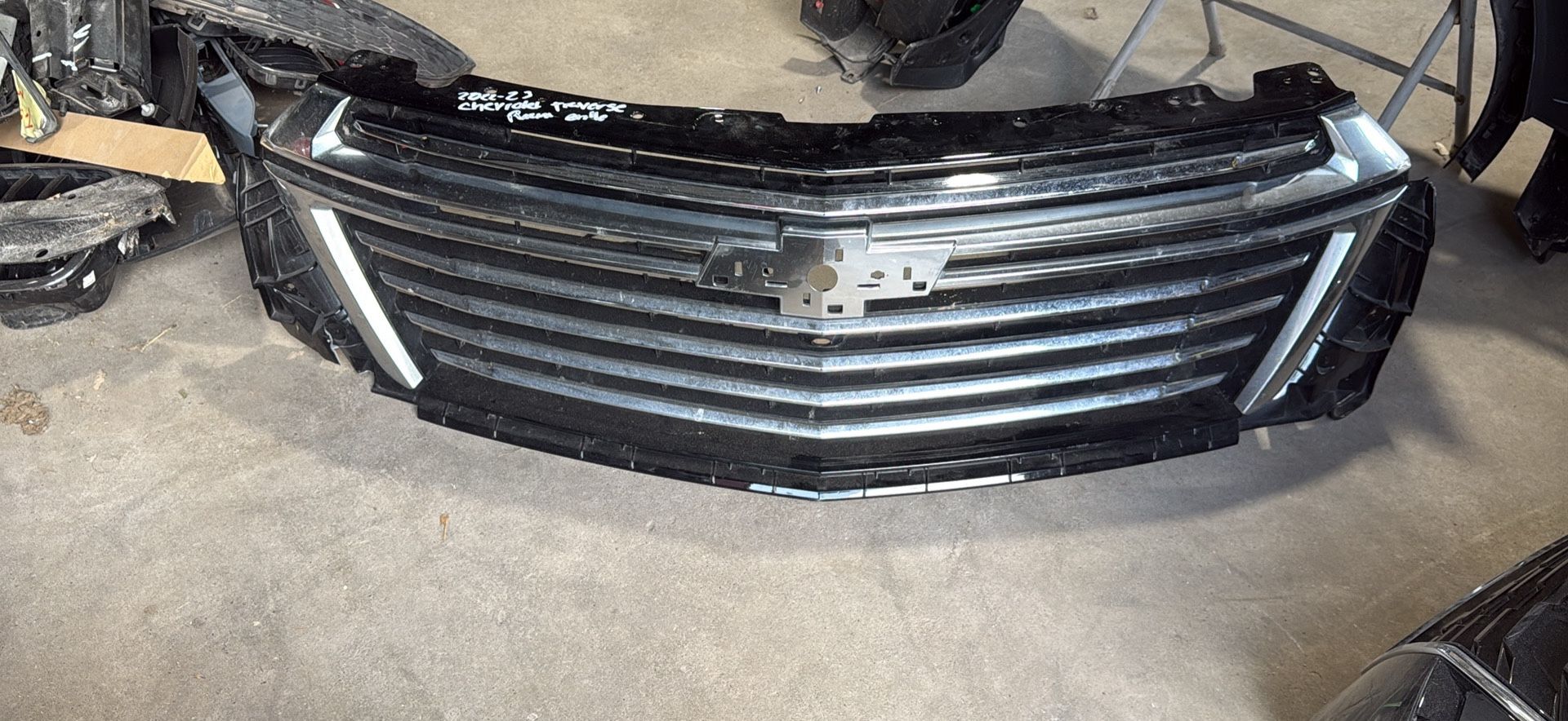 2022-2023 CHEVROLET TRAVERSE PREMIER GRILLE OEM