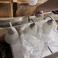 3 Light Vanity