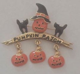 Halloween Pumpkin Patch Jack O' Lantern Gold Tone Orange and Black Brooch Pin
