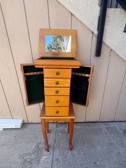 Standing Jewelry Box