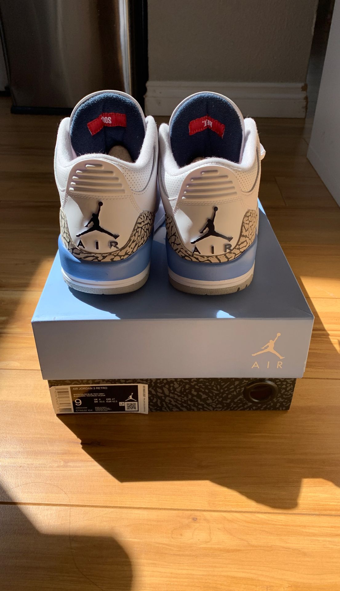 Air Jordan’s UNC 3s Size 9 Men