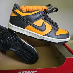 Nike Dunk Low Sz 4Y / 5.5W