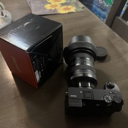 Sony A6700 Mirrorless camera (LIKE NEW)