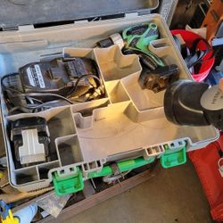 Hitachi 18V Drill And Flashlight Kit