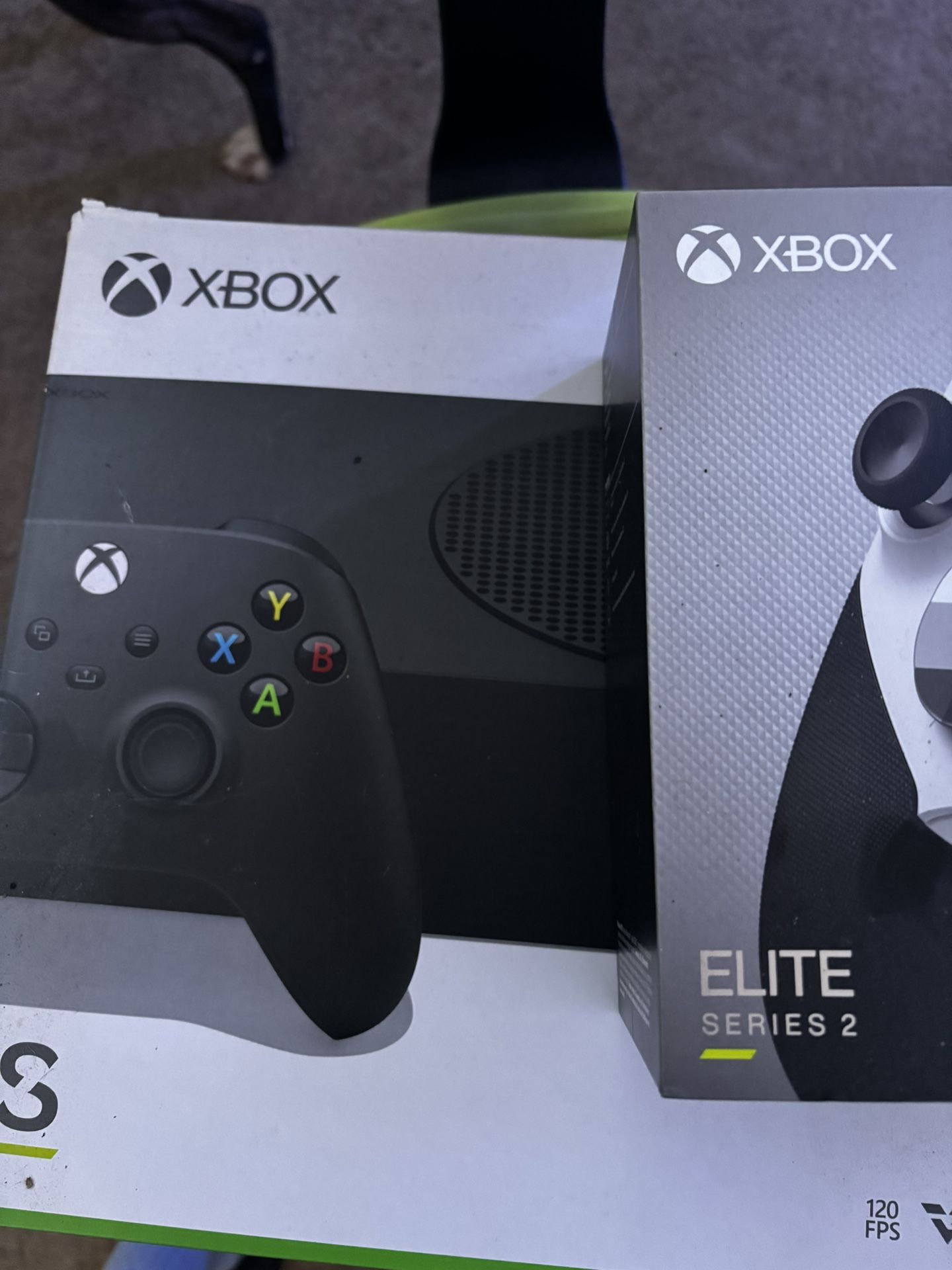 Xbox series S and Elite controller series 2