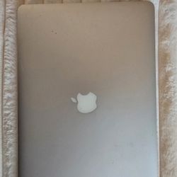 2015 MacBook Pro 2.8 I7 500gb