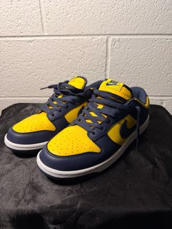 Nike dunk low Michigan