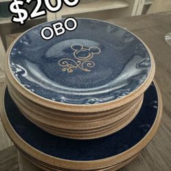 Disney 4 Lunch Plates And 7 Medium Or Salad Plates