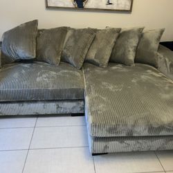 108” Wide Right Hand Facing Sofa And Chaise Lounge 