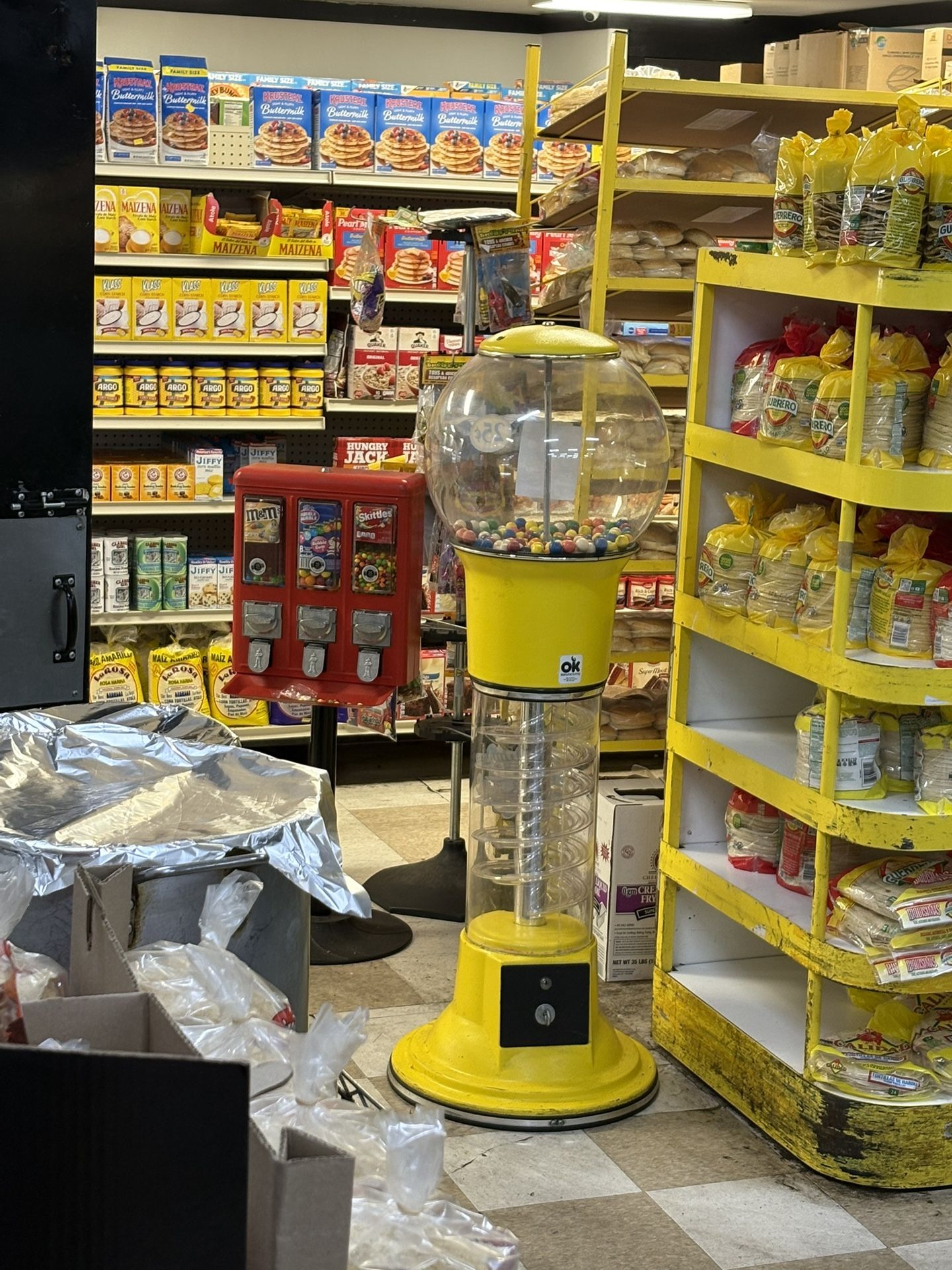 I’m selling a Triple-Head 25¢ Candy Machine that’s already placed in a steady location — earning from day one!