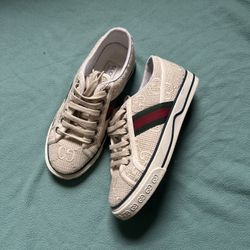 Women G Sneaker