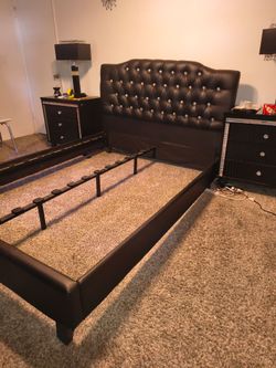 Queen bedroom set frame headboard 2 nightstands and 5 drawer dresser