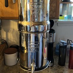 Berkey Water Filter - lightly used