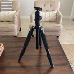 Amazon Basic Tripod