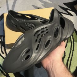 Yeezy Foam RNRS Onyx Size 14