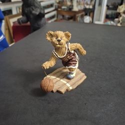Boyds Bears & Friends The Bearstone Collection, B.B. Dunker... All Star 3.25" Tall  Vintage 2001