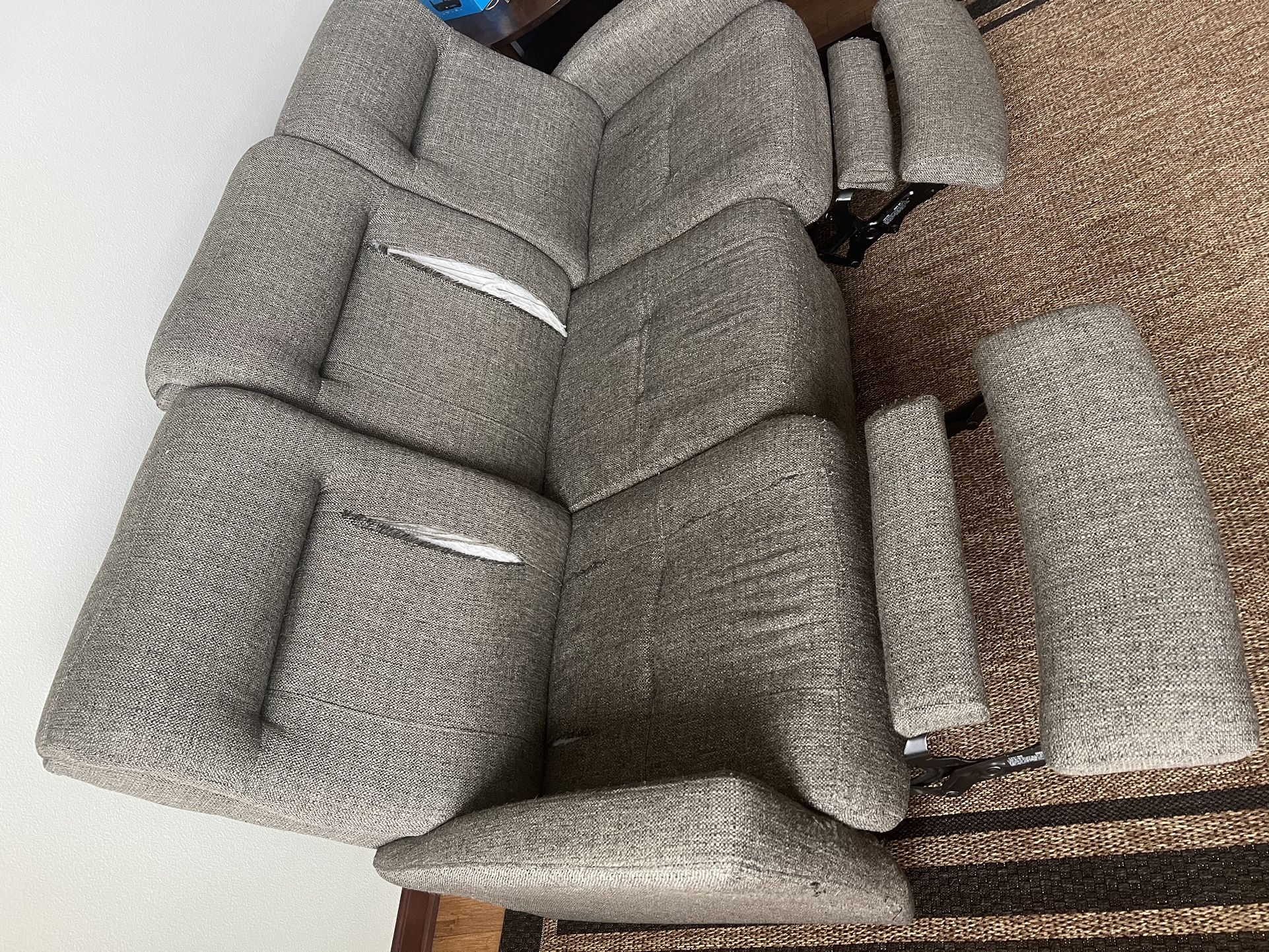 Couch With Electric Recliner 