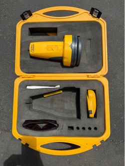 RoboToolz RT-7210-1 Laser Level Kit with Hard Case